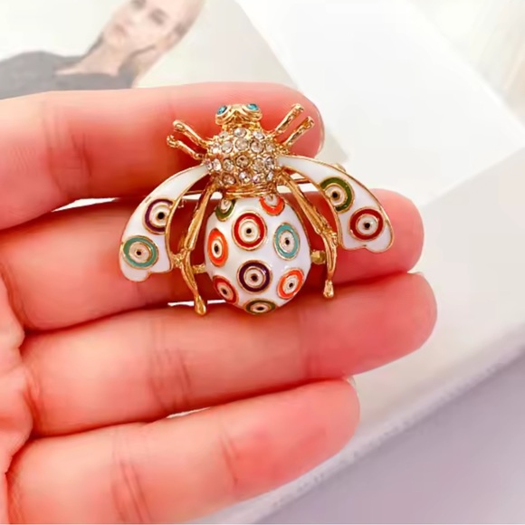 Vintage Bee White Gold Brooch - Picture 4 of 8